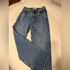 Abercrombie 90’s relaxed high rise jeans